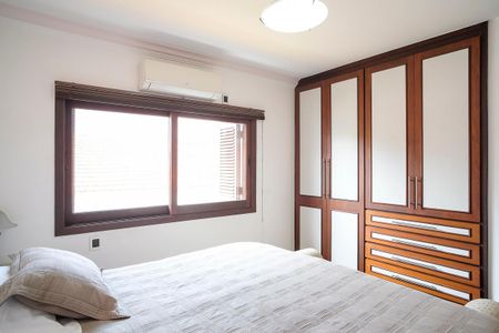 Casa à venda com 585m², 4 quartos e 10 vagasSuíte 2