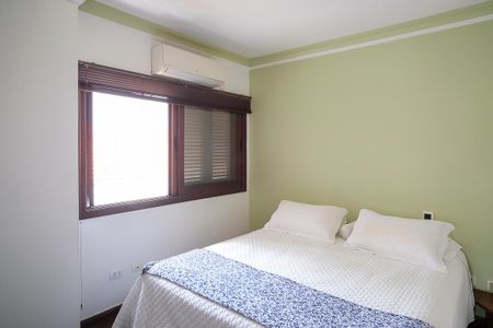 Casa à venda com 585m², 4 quartos e 10 vagasSuíte 3