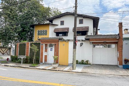 Casa à venda com 585m², 4 quartos e 10 vagasFachada + plaquinha