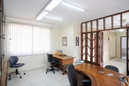 Casa à venda com 585m², 4 quartos e 10 vagasEscritório