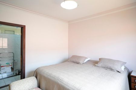 Casa à venda com 585m², 4 quartos e 10 vagasSuíte 2