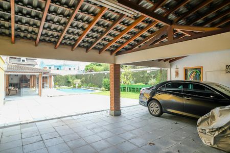 Casa à venda com 585m², 4 quartos e 10 vagasGaragem