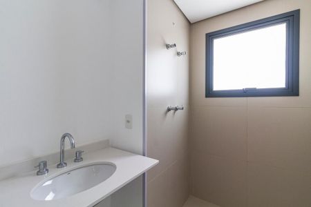 Apartamento à venda com 195m², 4 quartos e 3 vagasBanheiro da Suíte 1