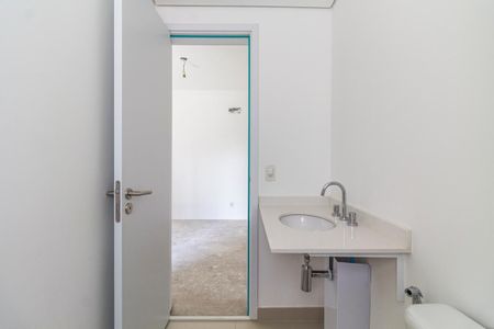 Apartamento à venda com 195m², 4 quartos e 3 vagasBanheiro da Suíte 2