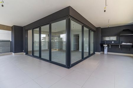 Apartamento à venda com 195m², 4 quartos e 3 vagasVaranda