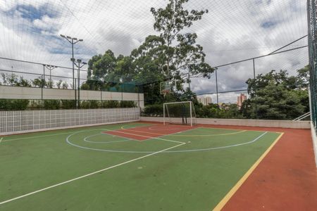 Apartamento à venda com 138m², 3 quartos e 3 vagas Apartamento à venda com 138m², 3 quartos e 3 vagasÁrea comum - Quadra Esportiva