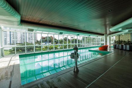 Apartamento à venda com 138m², 3 quartos e 3 vagas Apartamento à venda com 138m², 3 quartos e 3 vagasÁrea comum - Piscina Coberta