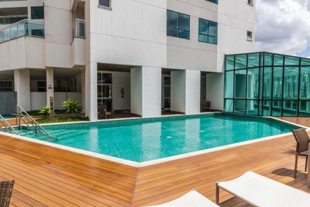 Apartamento à venda com 138m², 3 quartos e 3 vagas Apartamento à venda com 138m², 3 quartos e 3 vagasÁrea comum - Piscina