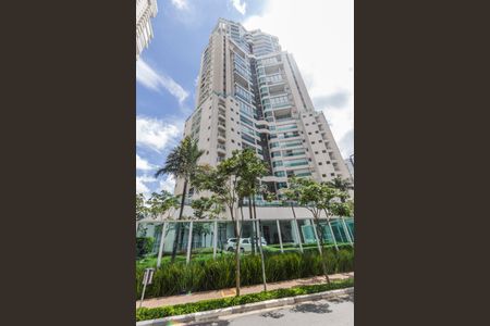 Apartamento à venda com 138m², 3 quartos e 3 vagas Apartamento à venda com 138m², 3 quartos e 3 vagasVista da Rua