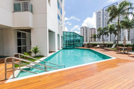 Apartamento à venda com 138m², 3 quartos e 3 vagas Apartamento à venda com 138m², 3 quartos e 3 vagasÁrea comum - Piscina