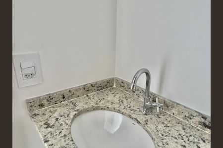 Apartamento à venda com 37m², 2 quartos e sem vaga Apartamento à venda com 37m², 2 quartos e sem vagaBanheiro