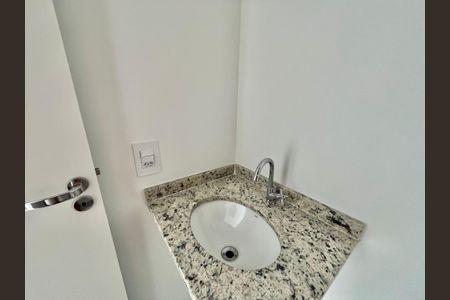 Apartamento à venda com 37m², 2 quartos e sem vaga Apartamento à venda com 37m², 2 quartos e sem vagaBanheiro