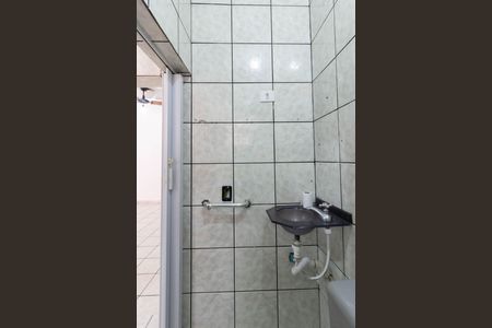 Casa à venda com 42m², 1 quarto e sem vaga Casa à venda com 42m², 1 quarto e sem vagaBanheiro