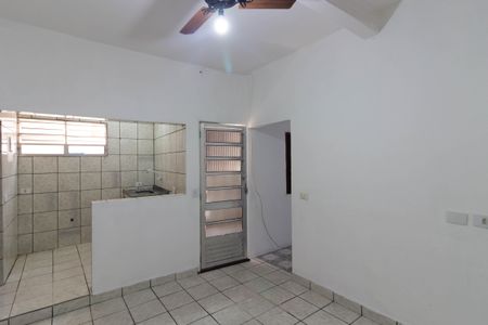 Casa à venda com 42m², 1 quarto e sem vaga Casa à venda com 42m², 1 quarto e sem vagaSala