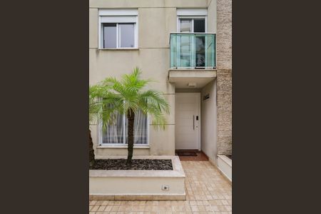 Casa de condomínio à venda com 300m², 4 quartos e 3 vagas Casa de condomínio à venda com 300m², 4 quartos e 3 vagasFachada