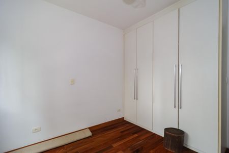Casa de condomínio à venda com 300m², 4 quartos e 3 vagas Casa de condomínio à venda com 300m², 4 quartos e 3 vagasQuarto 1