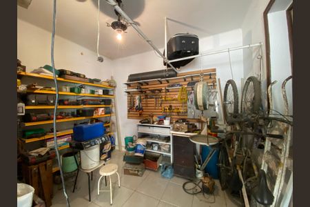 Casa à venda com 1147m², 4 quartos e 7 vagas Casa à venda com 1147m², 4 quartos e 7 vagasSótão