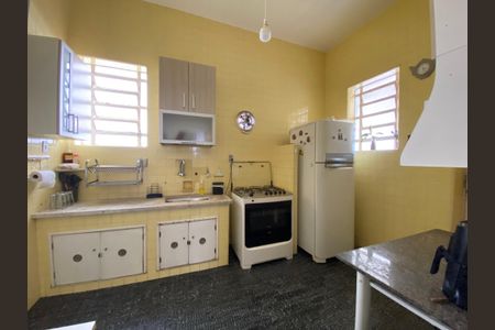 Casa à venda com 1147m², 4 quartos e 7 vagas Casa à venda com 1147m², 4 quartos e 7 vagasCozinha