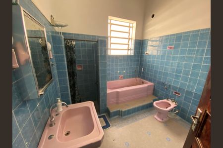 Casa à venda com 1147m², 4 quartos e 7 vagas Casa à venda com 1147m², 4 quartos e 7 vagasBanheiro