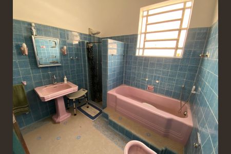 Casa à venda com 1147m², 4 quartos e 7 vagas Casa à venda com 1147m², 4 quartos e 7 vagasBanheiro