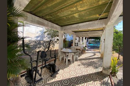 Casa à venda com 1147m², 4 quartos e 7 vagas Casa à venda com 1147m², 4 quartos e 7 vagasQuintal