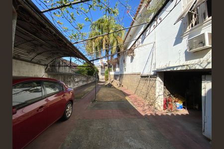 Casa à venda com 1147m², 4 quartos e 7 vagas Casa à venda com 1147m², 4 quartos e 7 vagasGaragem