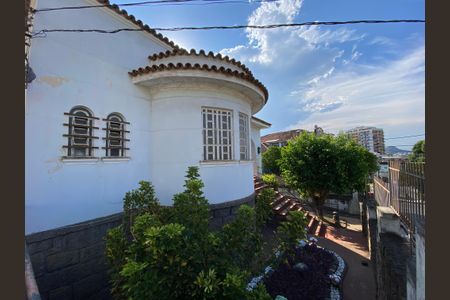 Casa à venda com 1147m², 4 quartos e 7 vagas Casa à venda com 1147m², 4 quartos e 7 vagasFrente