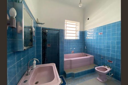 Casa à venda com 1147m², 4 quartos e 7 vagas Casa à venda com 1147m², 4 quartos e 7 vagasBanheiro