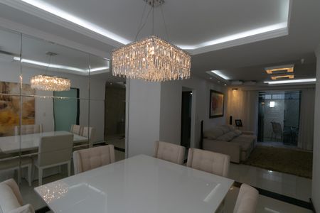 Apartamento à venda com 127m², 3 quartos e 2 vagas Apartamento à venda com 127m², 3 quartos e 2 vagasSala de Jantar