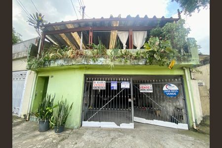 Casa à venda com 220m², 2 quartos e 8 vagas Casa à venda com 220m², 2 quartos e 8 vagasFachada/ Placa