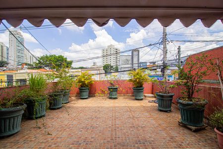 Casa à venda com 300m², 3 quartos e 1 vaga Casa à venda com 300m², 3 quartos e 1 vagaVaranda