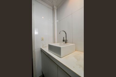 Apartamento à venda com 150m², 4 quartos e 1 vaga Apartamento à venda com 150m², 4 quartos e 1 vagaBanheiro Corredor