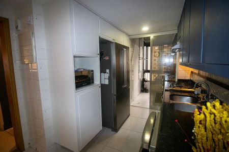 Apartamento à venda com 150m², 4 quartos e 2 vagas Apartamento à venda com 150m², 4 quartos e 2 vagasCozinha