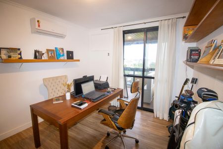 Apartamento à venda com 150m², 4 quartos e 2 vagas Apartamento à venda com 150m², 4 quartos e 2 vagasEscritório