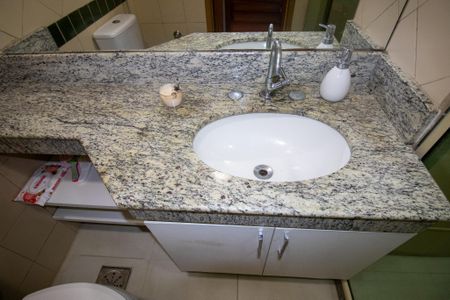 Apartamento à venda com 150m², 4 quartos e 2 vagas Apartamento à venda com 150m², 4 quartos e 2 vagasBanheiro