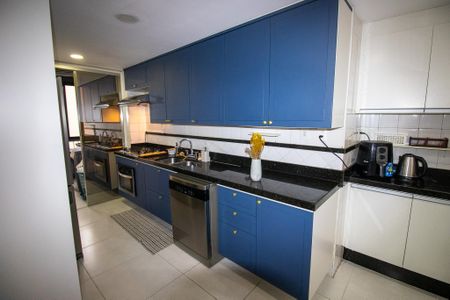 Apartamento à venda com 150m², 4 quartos e 2 vagas Apartamento à venda com 150m², 4 quartos e 2 vagasCozinha