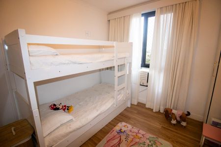 Apartamento à venda com 150m², 4 quartos e 2 vagas Apartamento à venda com 150m², 4 quartos e 2 vagasQuarto 1