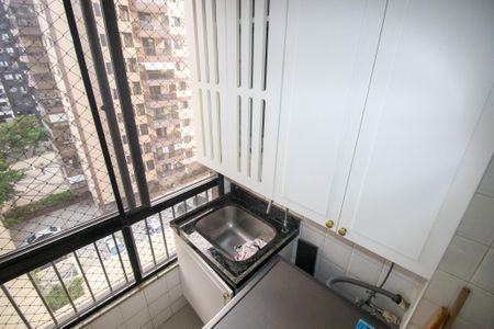 Apartamento à venda com 150m², 4 quartos e 2 vagas Apartamento à venda com 150m², 4 quartos e 2 vagasÁrea de Serviço