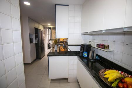 Apartamento à venda com 150m², 4 quartos e 2 vagas Apartamento à venda com 150m², 4 quartos e 2 vagasCozinha