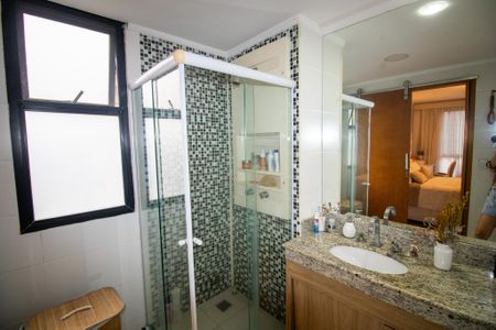 Apartamento à venda com 150m², 4 quartos e 2 vagas Apartamento à venda com 150m², 4 quartos e 2 vagasBanheiro da Suíte