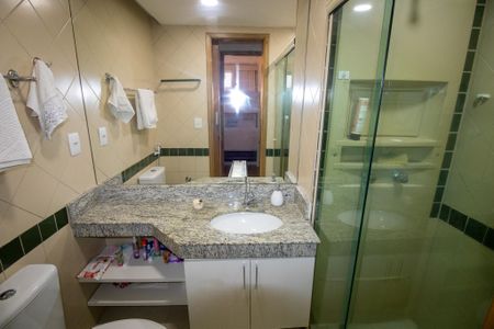 Apartamento à venda com 150m², 4 quartos e 2 vagas Apartamento à venda com 150m², 4 quartos e 2 vagasBanheiro