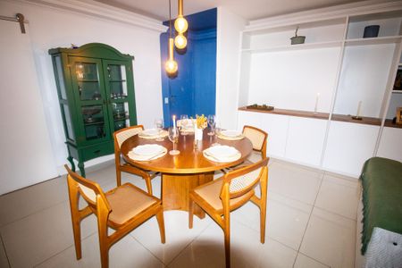 Apartamento à venda com 150m², 4 quartos e 2 vagas Apartamento à venda com 150m², 4 quartos e 2 vagasSala