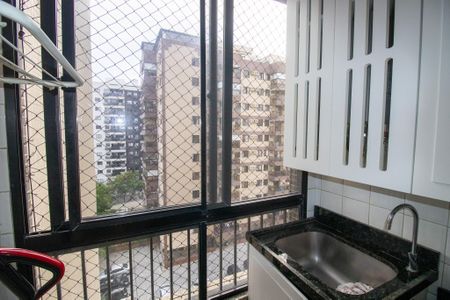 Apartamento à venda com 150m², 4 quartos e 2 vagas Apartamento à venda com 150m², 4 quartos e 2 vagasÁrea de Serviço