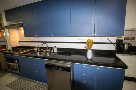 Apartamento à venda com 150m², 4 quartos e 2 vagas Apartamento à venda com 150m², 4 quartos e 2 vagasCozinha