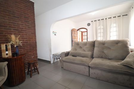 Casa à venda com 148m², 3 quartos e 2 vagasSala