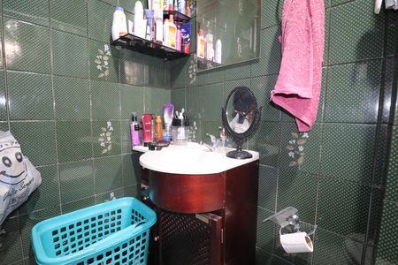 Casa à venda com 148m², 3 quartos e 2 vagasBanheiro Quarto 1 suíte