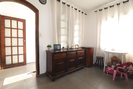 Casa à venda com 148m², 3 quartos e 2 vagasSala