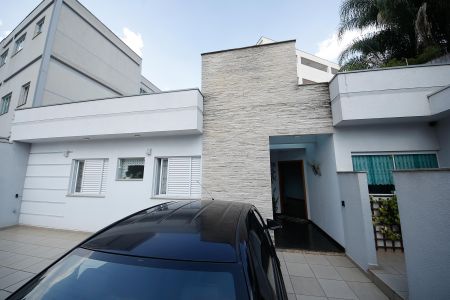 Casa à venda com 165m², 3 quartos e 3 vagasGaragem