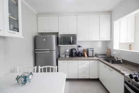 Apartamento à venda com 67m², 2 quartos e 1 vagaCozinha