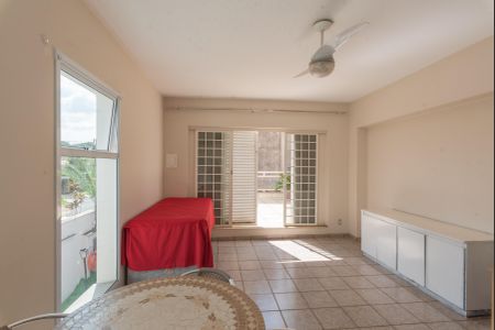 Casa à venda com 300m², 3 quartos e 4 vagasSala 2